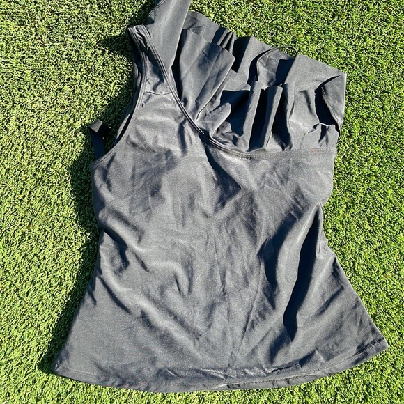 WOMEN’S | One Shoulder Ruffle Swimsuit TOP | Color is Black | Size: XL 16 | NWOT - Picture 3 of 10